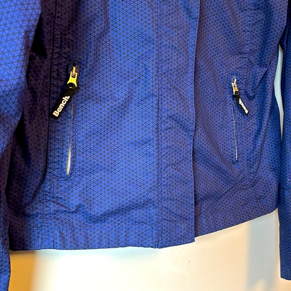 Vintage Bench lightweight jacket in a striking cobalt blue/purple - Picture 3 of 8